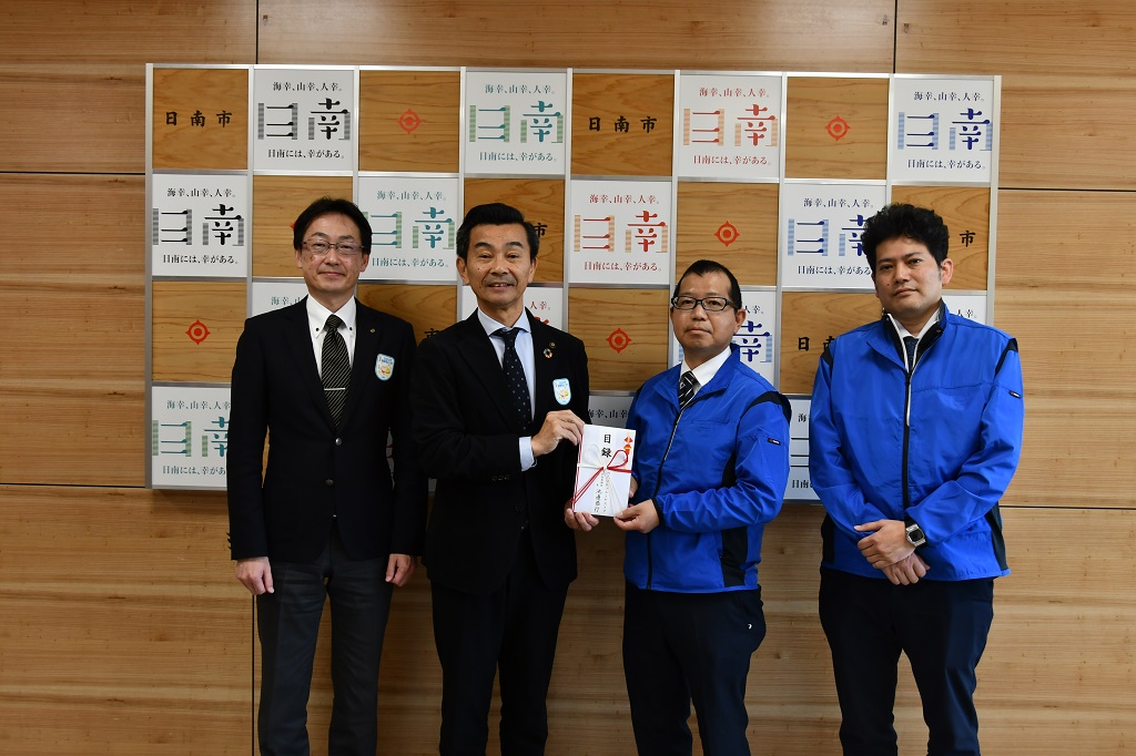 株式会社マルミヤストア 2度目の市長表敬の様子