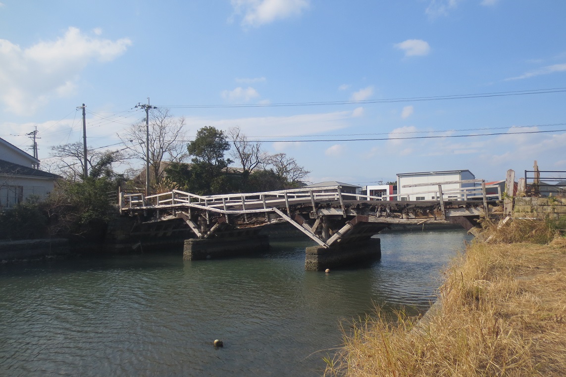 解体工事前の花峯橋