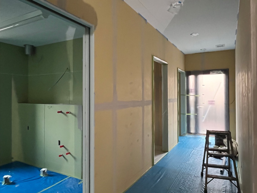 1階給湯室とロッカールーム