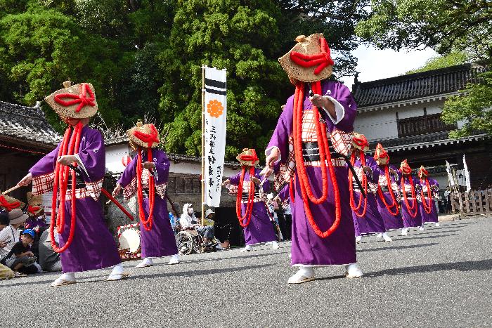 飫肥城下まつりで披露された泰平踊